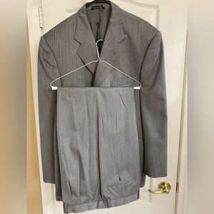 men's suit in very good condition used only couple times.